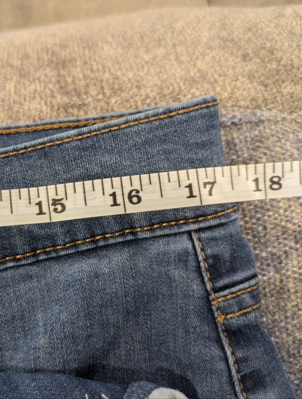 🔴 terra + Sky High-Rise Slim Jeans in Medium Wash - Picture 9 of 11